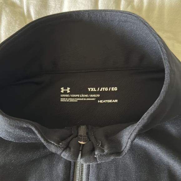 Boys Under Armour Full zip performance athletic wear. - Picture 5 of 6